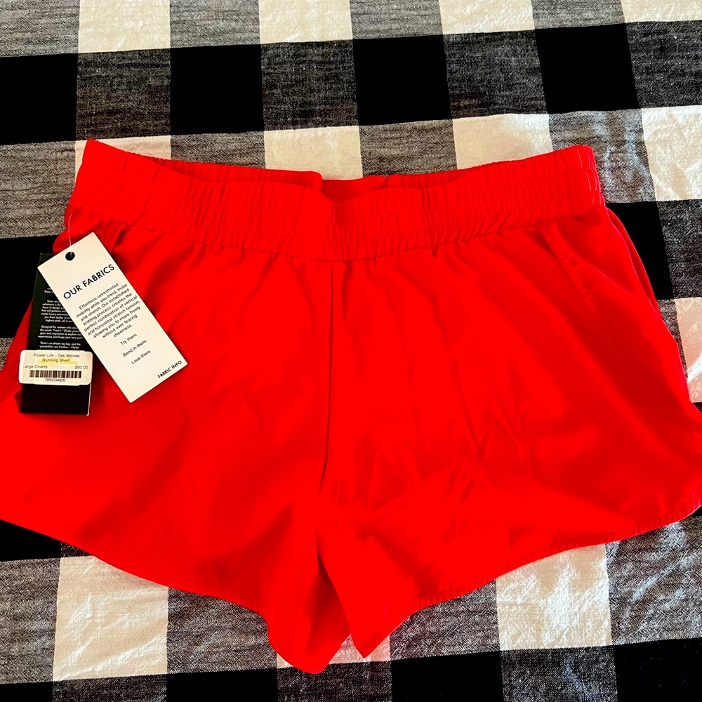 Women’s Glyder workout shorts size large